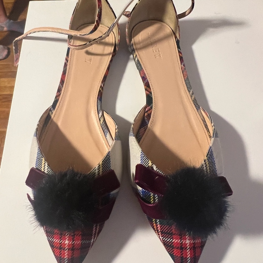 J crew size 9 flats with pom pom